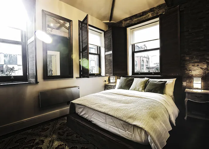 The Cow Hollow Hotel