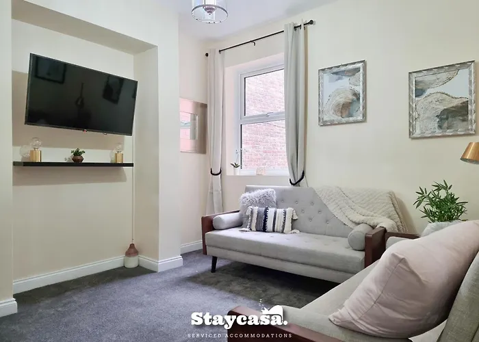 Spacious 5Br Home In Leafy Withington